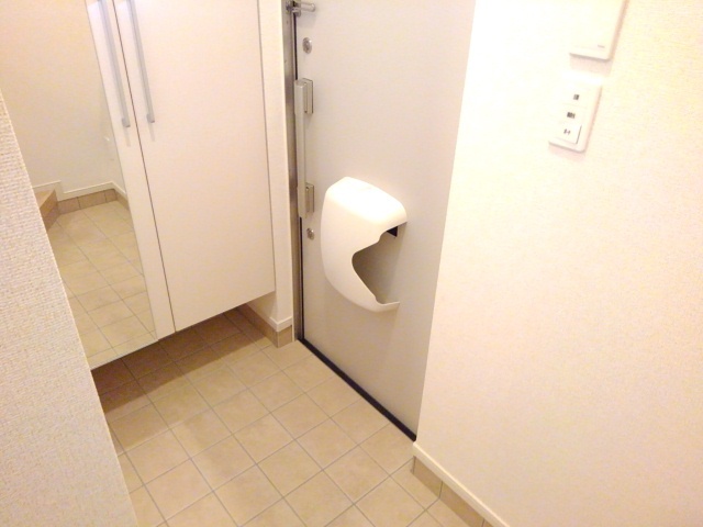 パインルーツⅡ 玄関