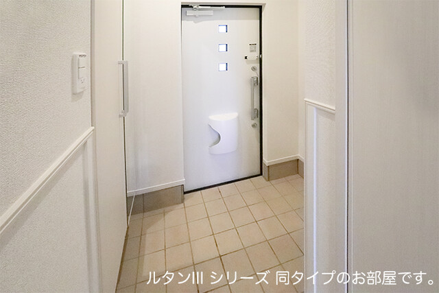 ソレアード　コート 玄関
