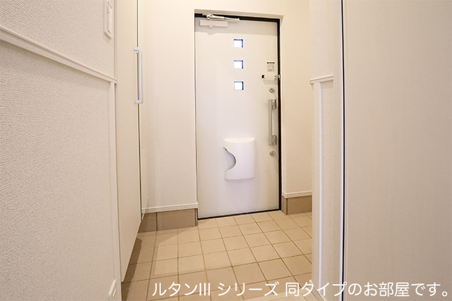 ソレアード　コート 玄関