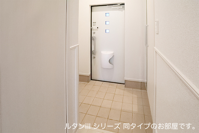 ソレアード　コート 玄関