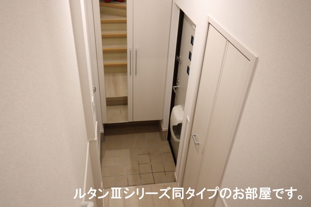 ソレアード　コート 玄関