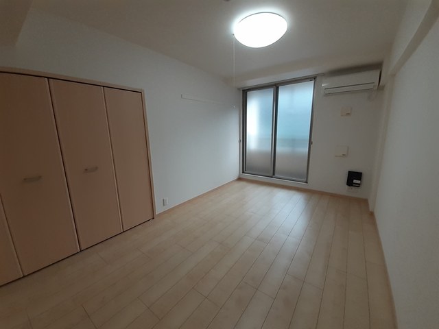 ヤワタヤビルディングアネックス リビング
