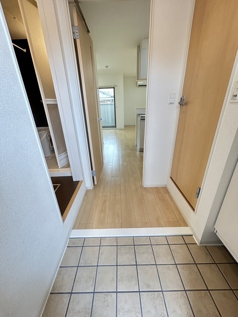 ライジングサン 玄関