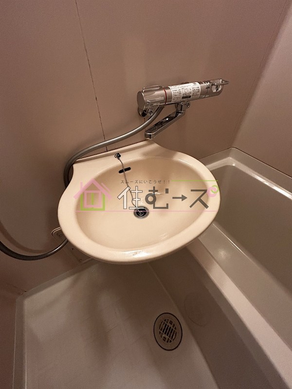 新大阪セレニテ 洗面所