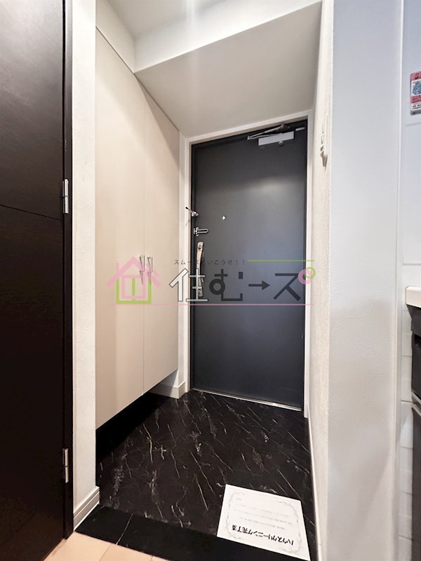 アーデンタワー西本町 玄関