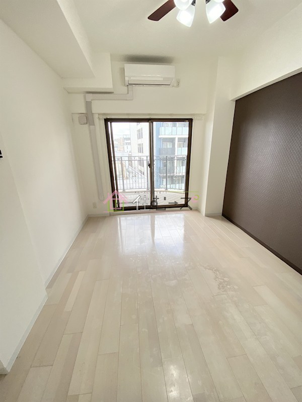 Luxe西長堀 ベッドルーム
