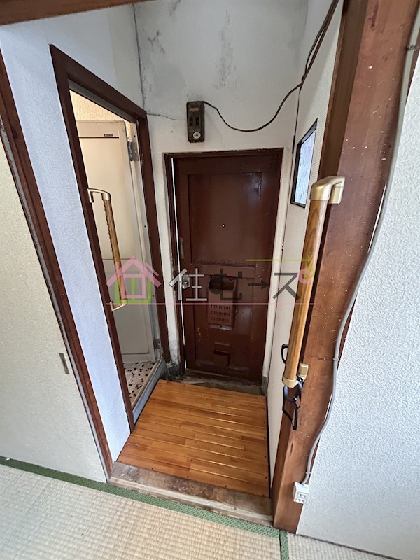 中央マンション 玄関