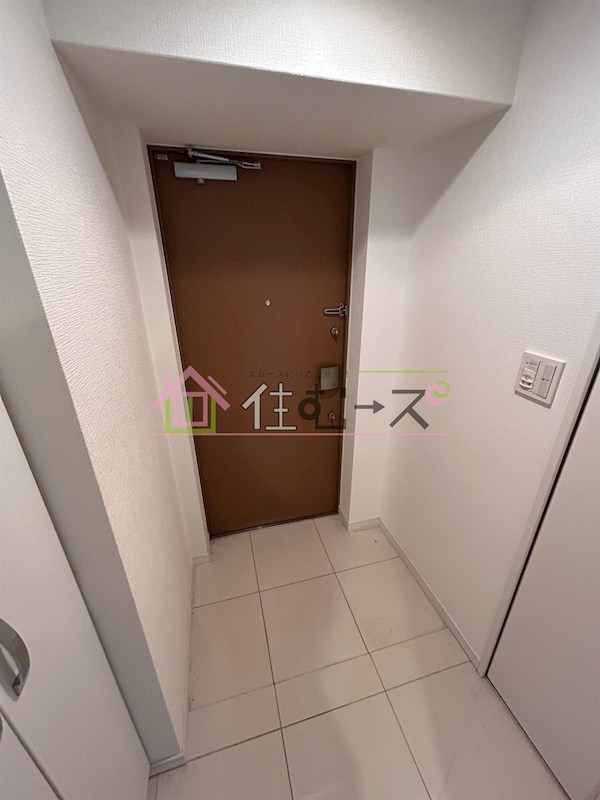 エスライズ京町堀 玄関