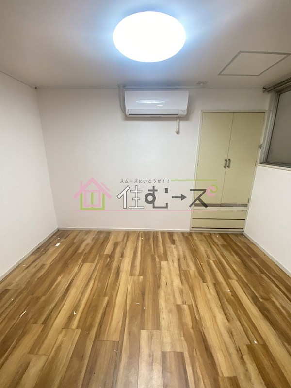 青山ハイツ淡路 ベッドルーム