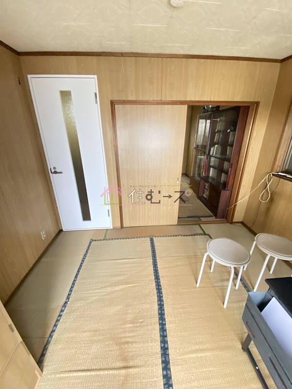 岸里東1丁目貸家 リビング