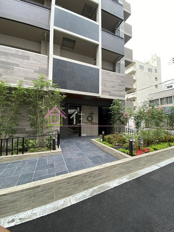 ファーストフィオーレ新町ファジスタ エントランス