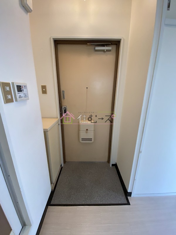 メゾン和光 玄関