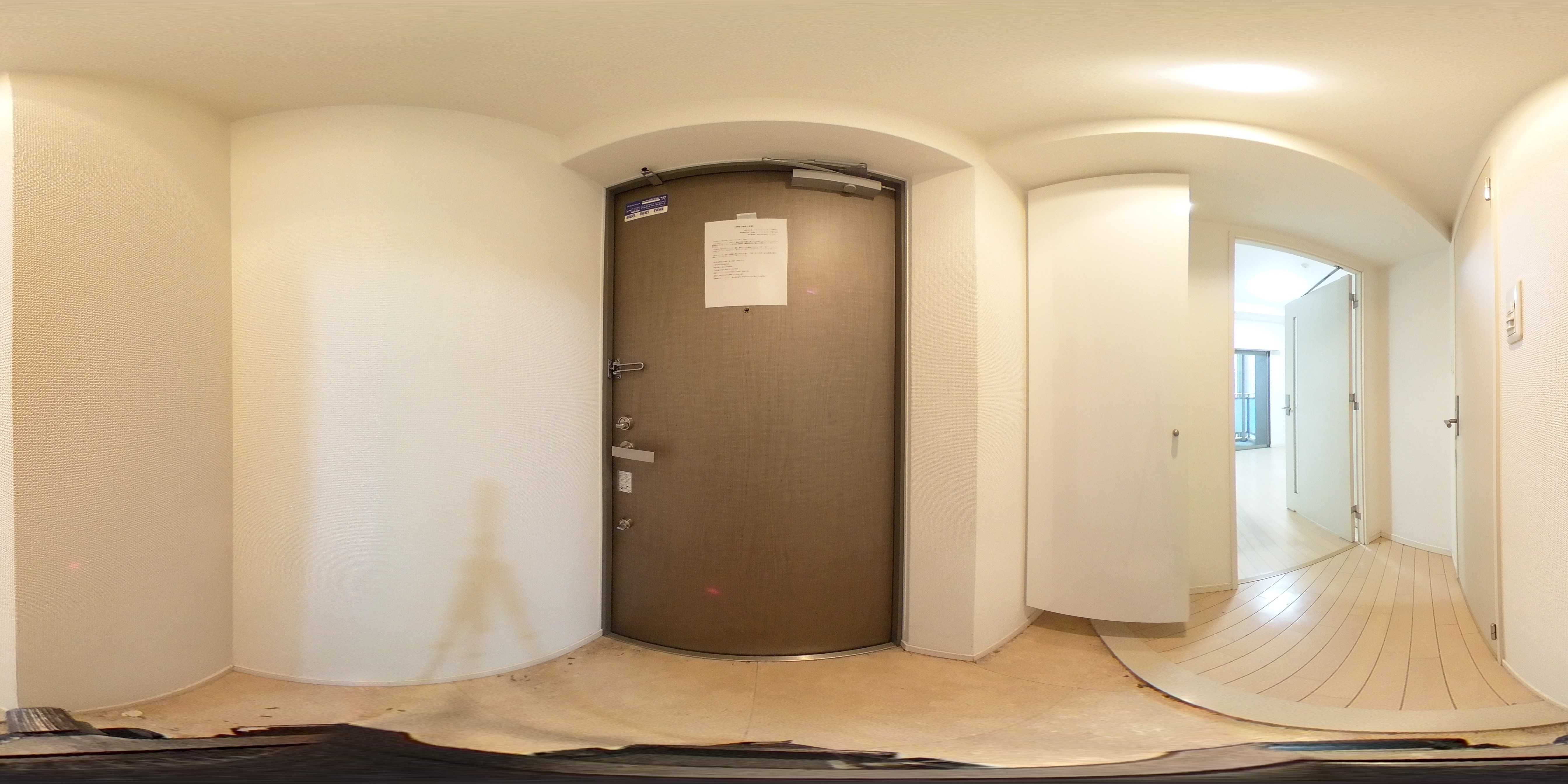 レジディア谷町 玄関