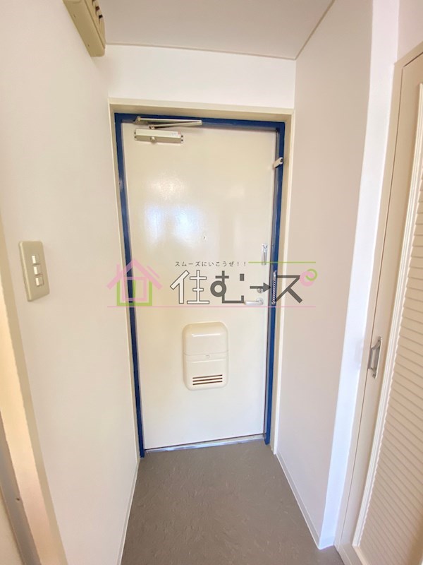 アンビション三和 玄関