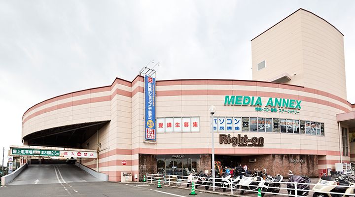 フジパレス吹田岸辺 ショッピング施設