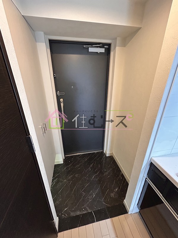 アーデンタワー西本町 玄関