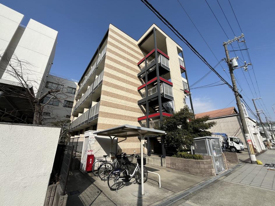 レオパレス春駒マンション 外観