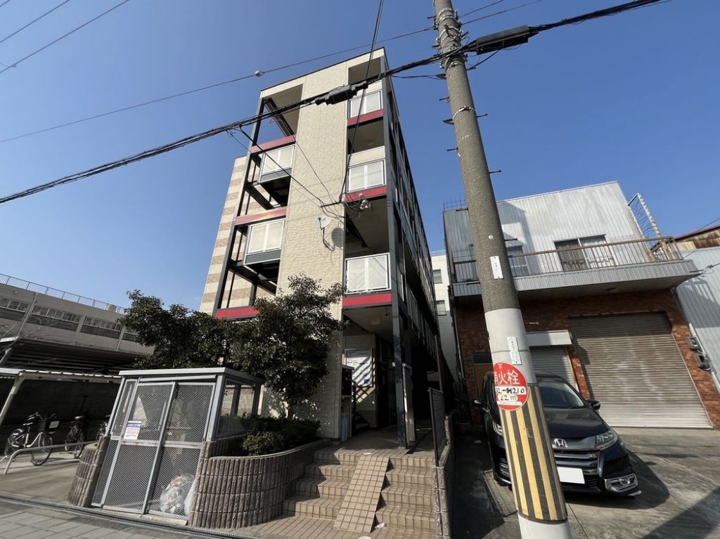 レオパレス春駒マンション 外観