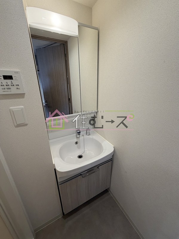プレサンス　DOMECITY　コレーレ 洗面所