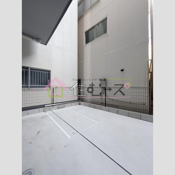 Alivis新町 駐車場