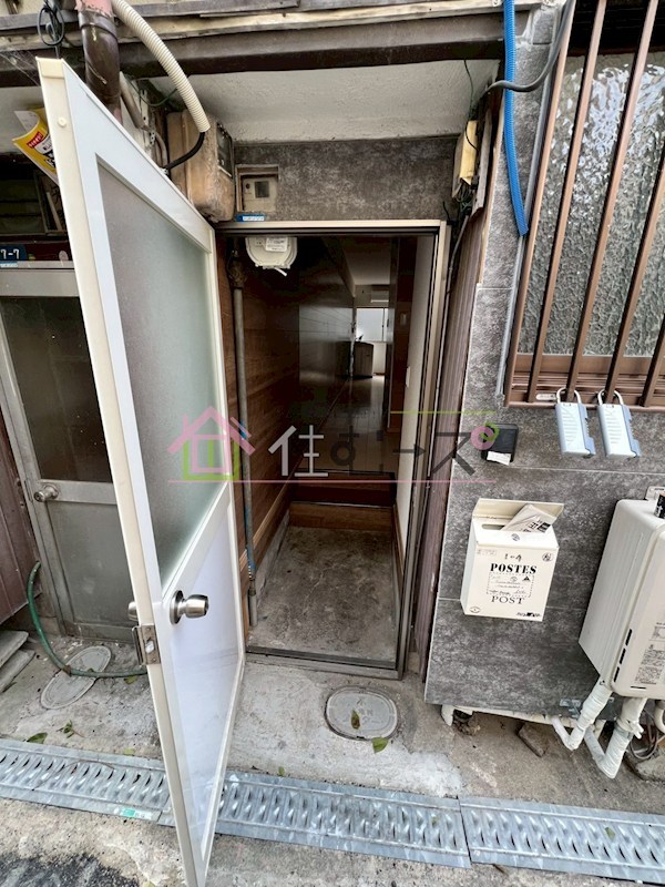 岡ハイツ エントランス