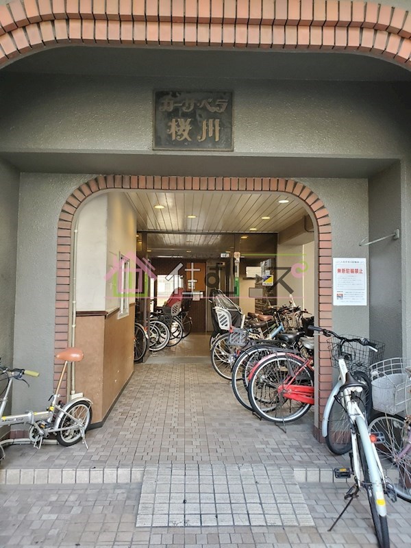カーサベラ桜川 エントランス