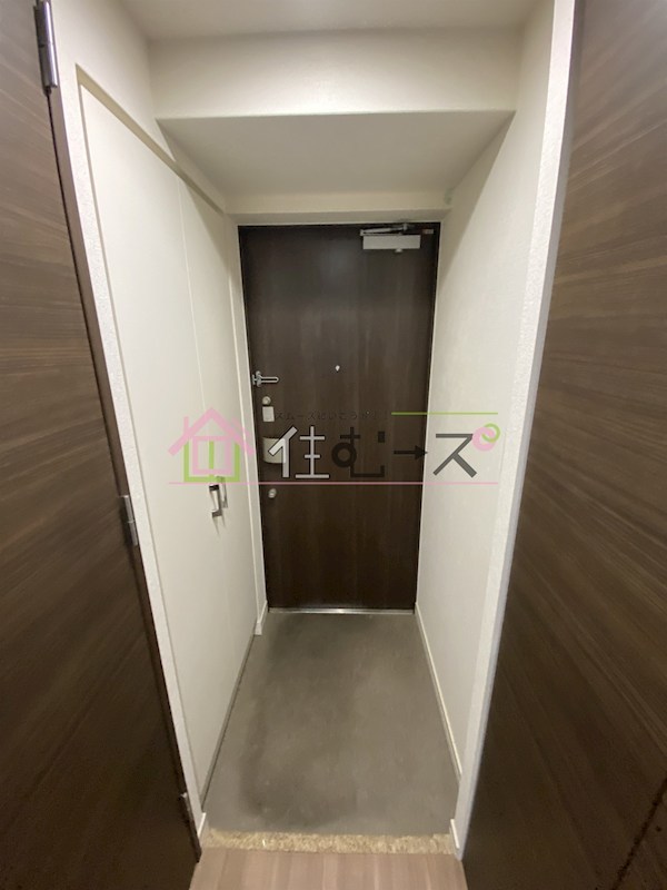 エス・キュート京町堀 玄関