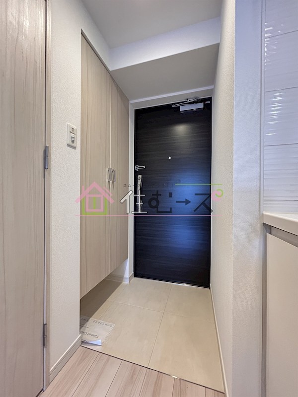 S-RESIDENCE阿波座West 玄関