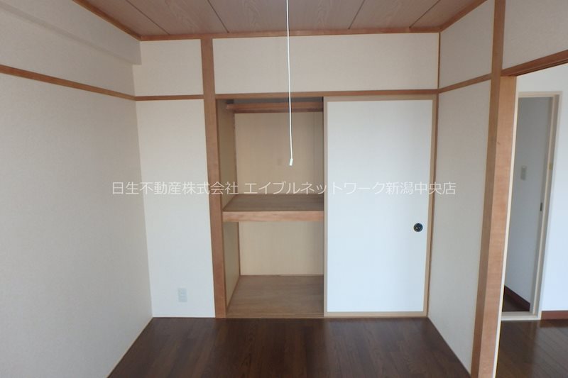 興和第二ビル 収納