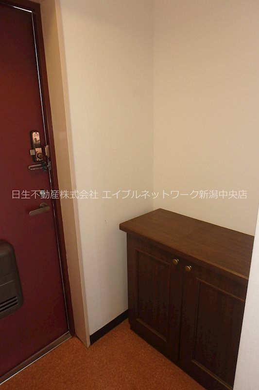 興和第二ビル 玄関