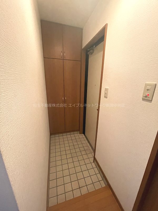 リヴェール女池 玄関
