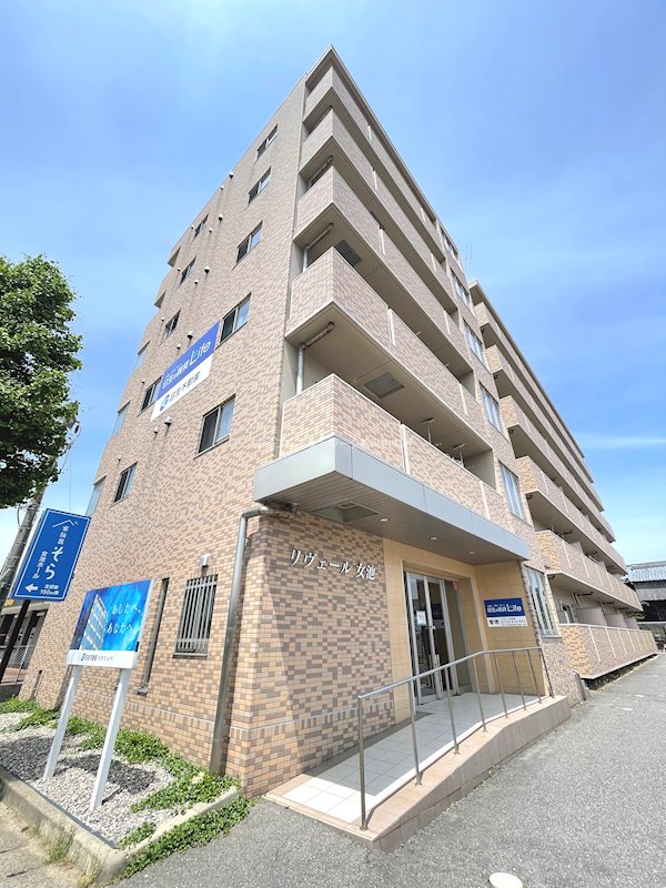リヴェール女池 外観