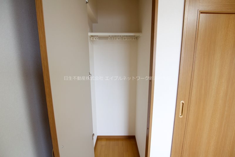 リヴェール女池 収納