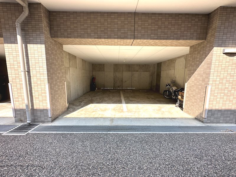 BUENA上大川前通3番町 駐車場