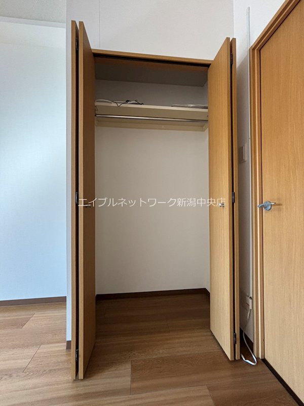 ヒルズ川端 収納