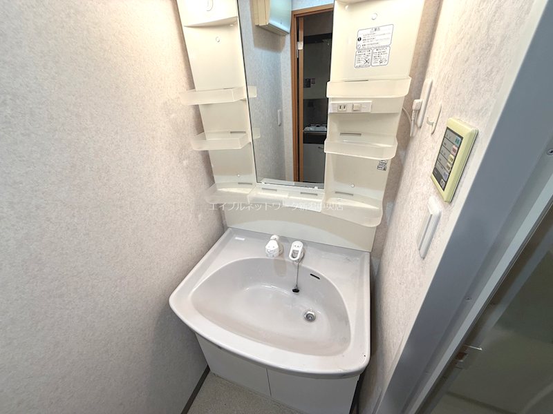 BUENA上大川前通3番町 洗面所
