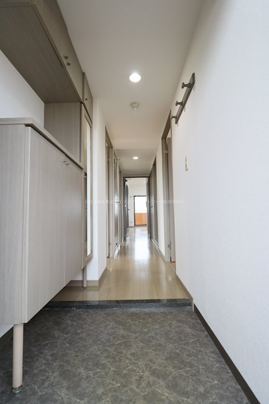 ヴェルビュ南笹口 玄関