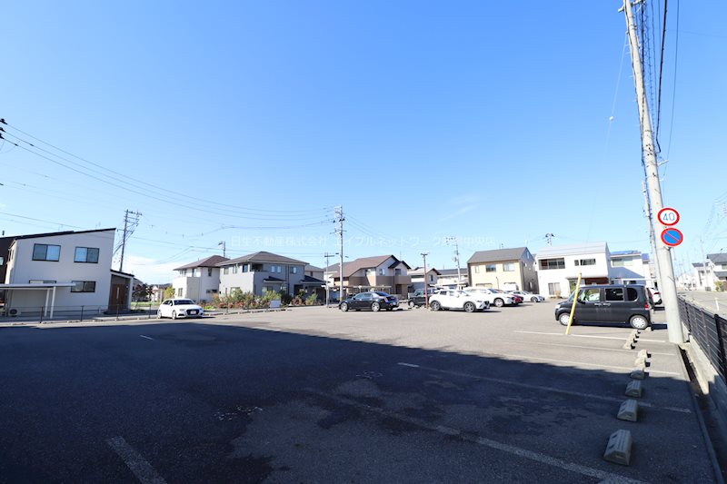 新女池上山駐車場 外観