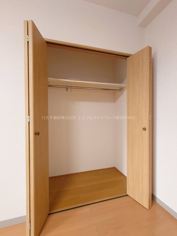 シャトー上大川前 収納