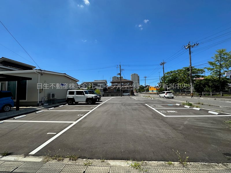 曽野木1丁目佐藤パーキング その他