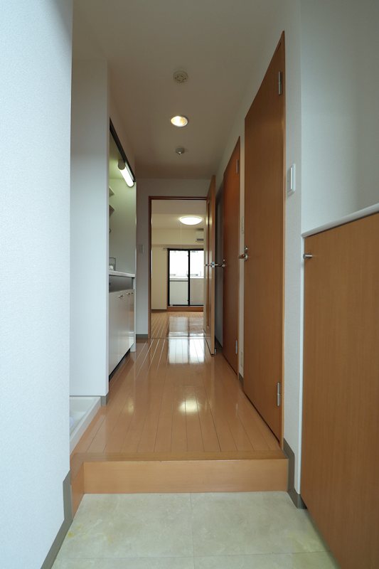 BUENA川端町4丁目壱番館 玄関