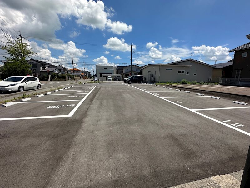 曽野木1丁目佐藤パーキング 駐車場