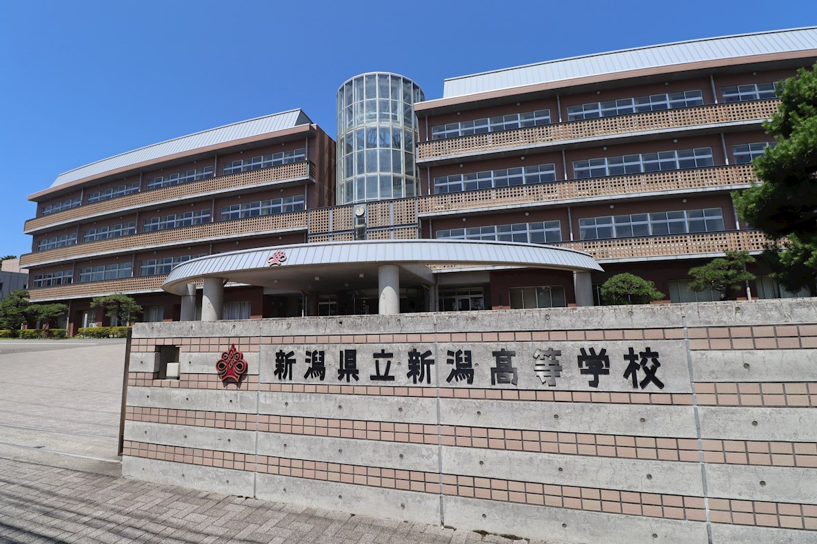 松波町1丁目パーキング 高校・高専