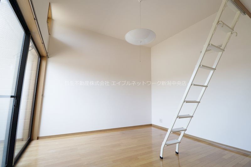 ロイヤルステージⅡ ベッドルーム