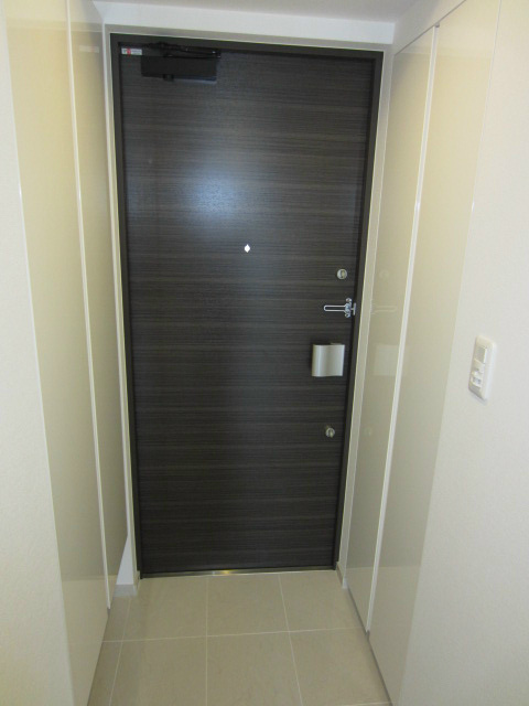 コートリヴィエール東六郷 玄関