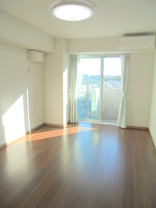 新百合和田文ビル リビング