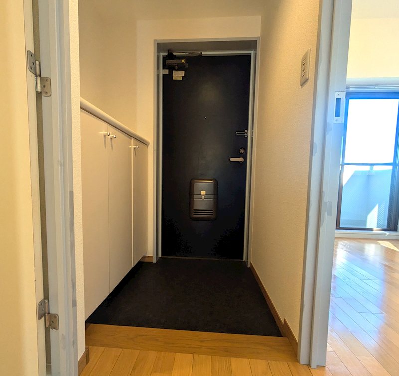 ヒルテラス稲城 玄関