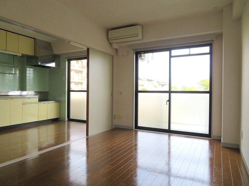 アルム栗平 リビング