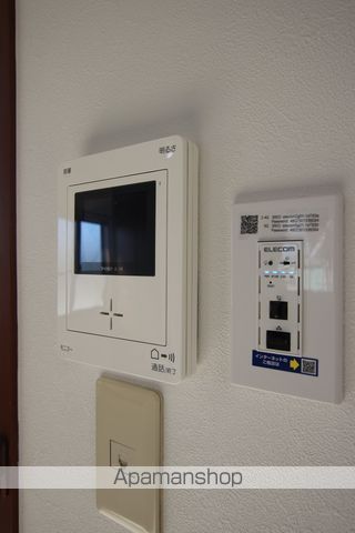 セラヴィ・カワゴエ その他