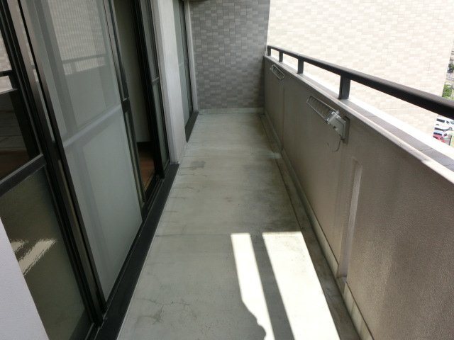ヴィアーレマルフク南館 ベランダ